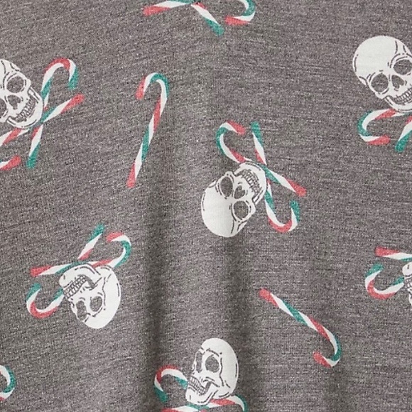 NEW! TORRID “Skull Candy” Heather Grey Raglan Long-Sleeve Raglan V-Neck Tee, NWT - Picture 2 of 15